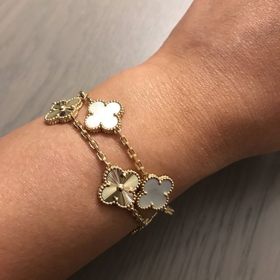 Golden Guilloché | Klöverarmband