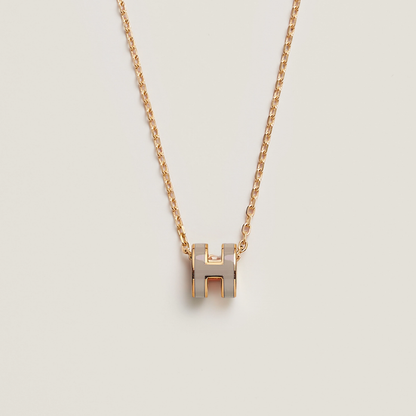 Helena Clara | Elegant Halsband i Guld